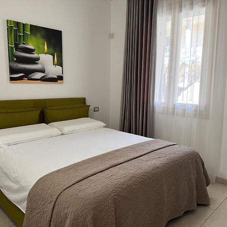De Luxe Apartments Eden سيرمِيوني المظهر الخارجي الصورة