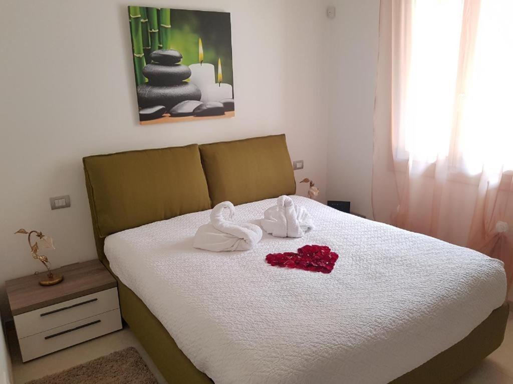 De Luxe Apartments Eden سيرمِيوني المظهر الخارجي الصورة