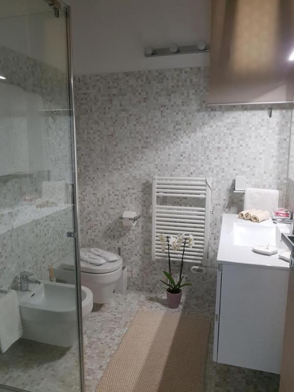 De Luxe Apartments Eden سيرمِيوني المظهر الخارجي الصورة
