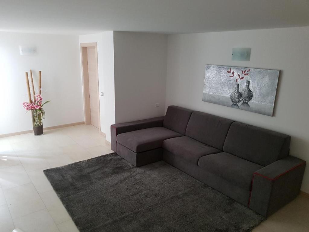 De Luxe Apartments Eden سيرمِيوني المظهر الخارجي الصورة